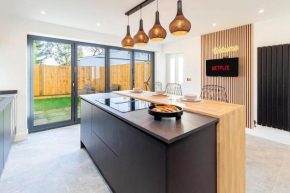Luxury Living with Parking, Netflix, Gaming, Long Stay Savings